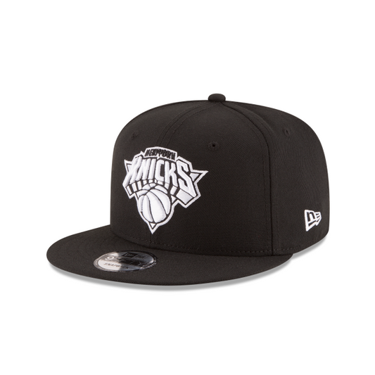 New York Knicks New Era Black 9Fifty Basic Snapback Adjustable Hat