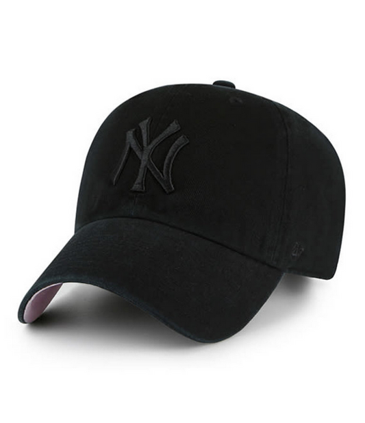 New York Yankees '47 Brand Black On Black Ballpark Clean Up Dad Hat